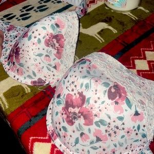 13.🥶LAURA ASHLEY🥶SIZE 38DD🥶94POLYESTER 6SPANDEX🥶